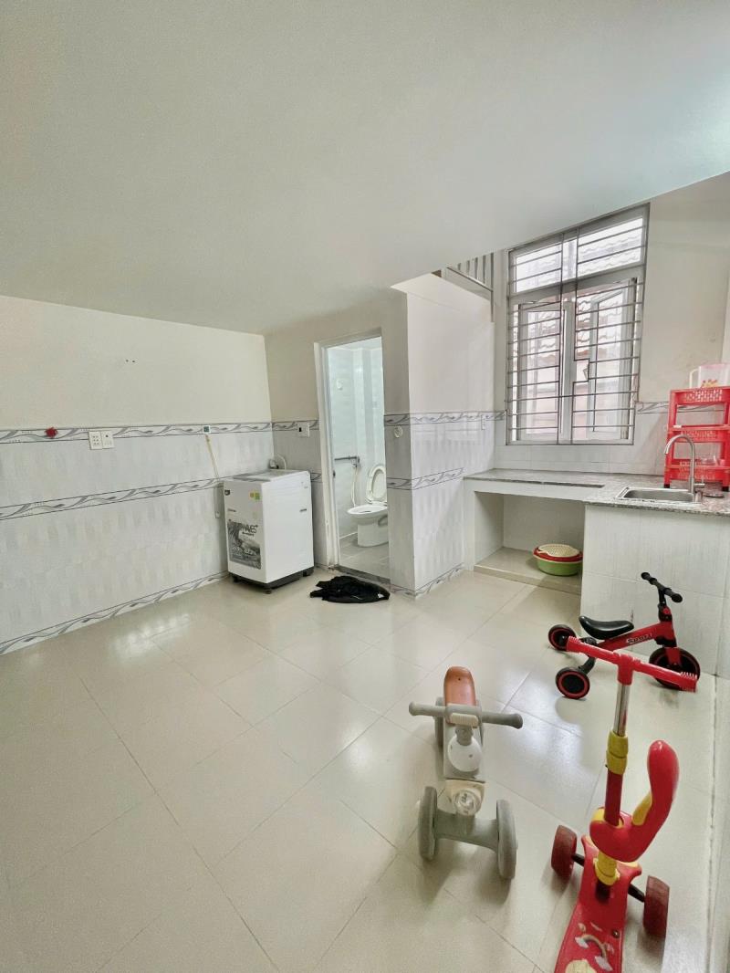 Phòng trọ có gác, diện tích rộng, cửa sổ lớn ntcb - hẻm 160 nguyễn văn quỳ q7 ngay cầu phú mỹ - Ảnh 2