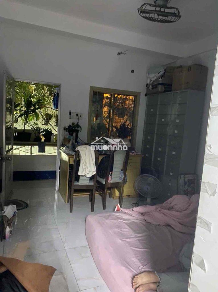Gặp chủ tl - chung cư lầu 1 dt lớn 60m2 - 2pn - ngay hàng xanh - 4