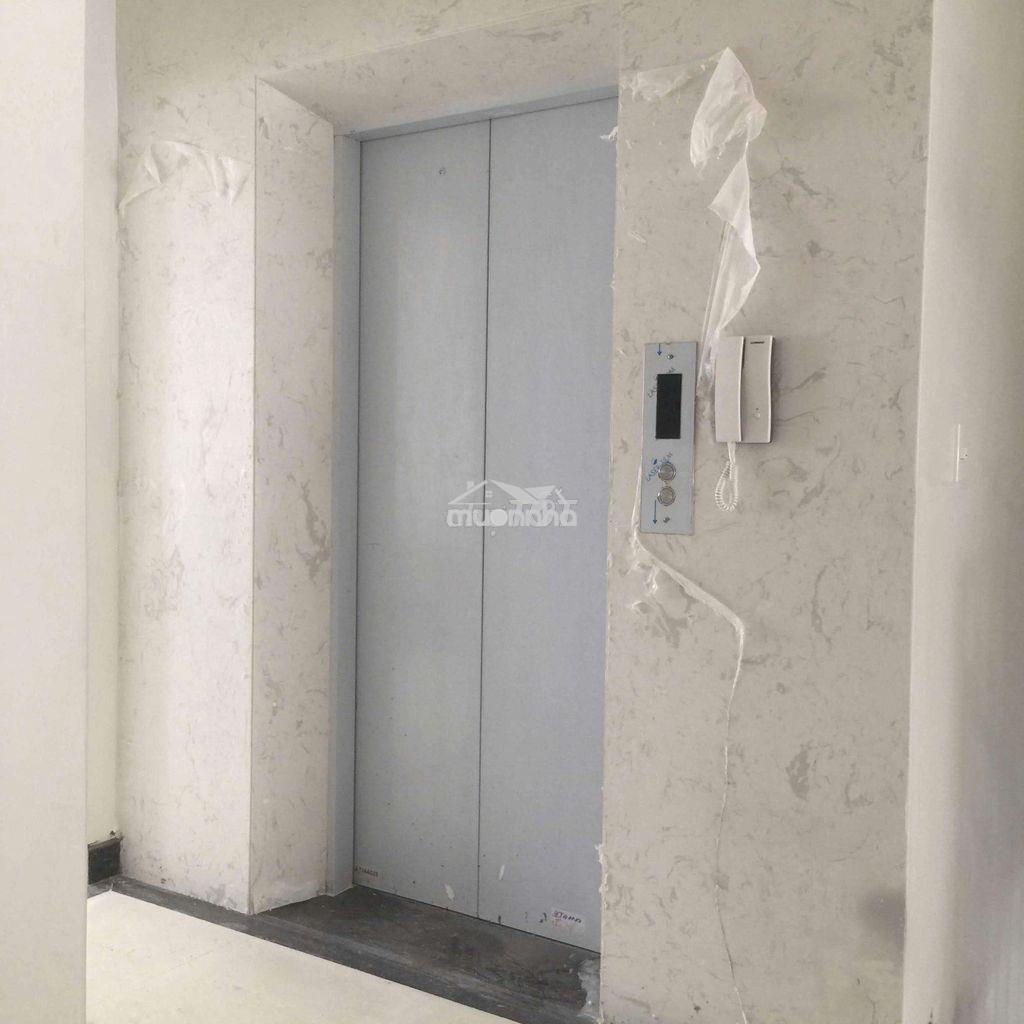 Cho thuê toà nhà văn phòng mặt tiền ngày đường hoàng việt tân bình
🏘 - 4