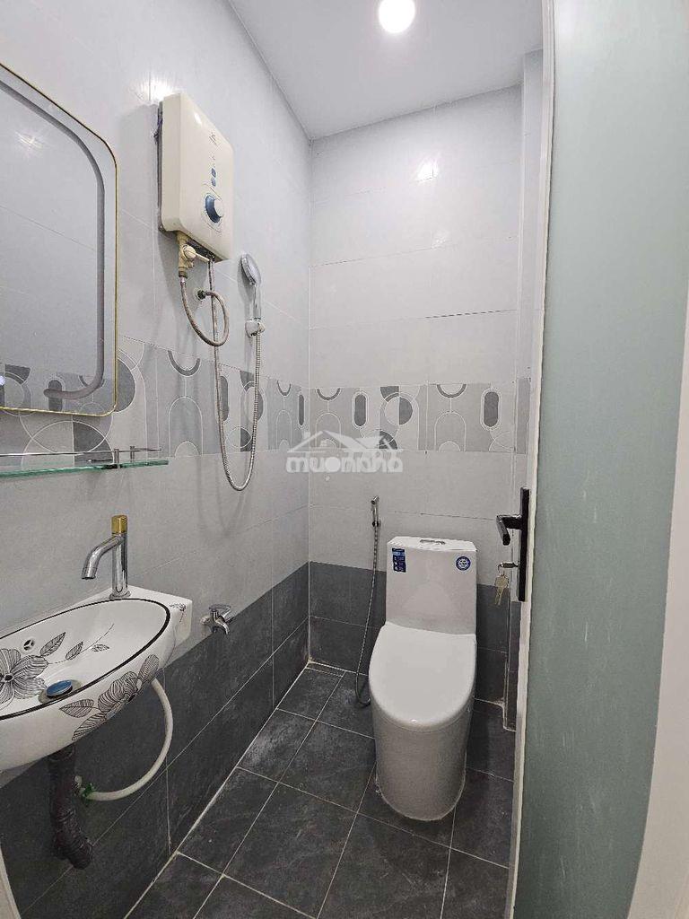 Nhà chính chủ giá tốt 3 tầng có pn tầng trệt - 4