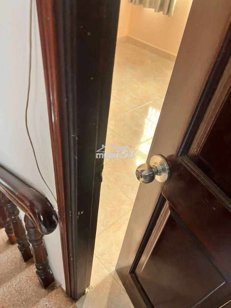 Phòng trọ quận 3, có ban công & cửa sổ - 3