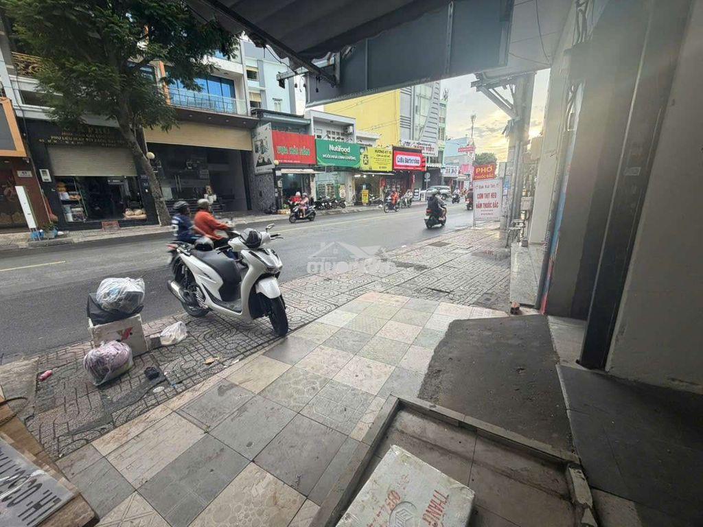 Chính chủ cho thuê mặc bằng mặc tiền đường vườn lài vỉa hè rộng  - 3