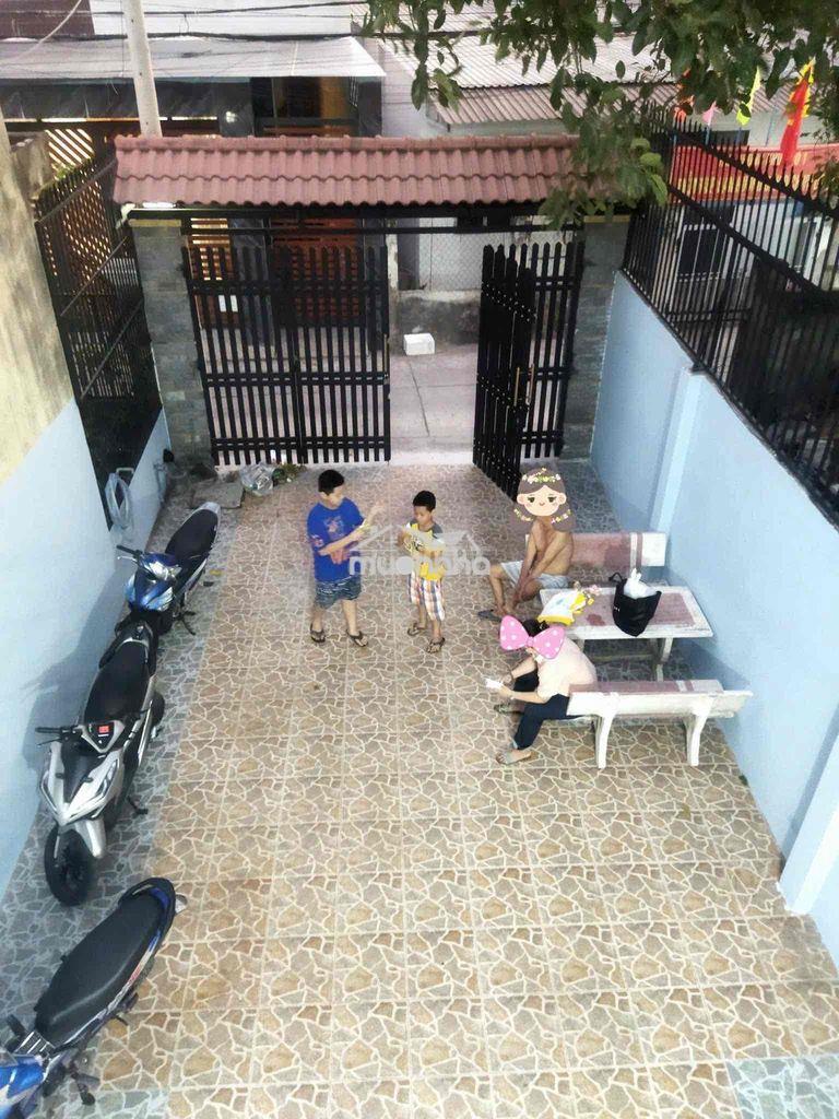 Cho thuê nhà giá rẻ sát pmqt tch q12 200m sd 1lầu 3pn 2wc hxh 8tr vip - Ảnh 2