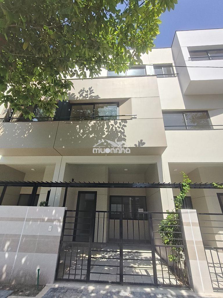 Bán căn nhà 3 tầng trục chính trong khu compound cát tường j-home