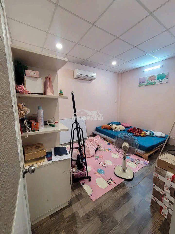 Cho thuê nhà đường đoàn giỏi p sơn kỳ 4 x 13 m đúc 1 lầu : 2 pn , 2 wc - 3