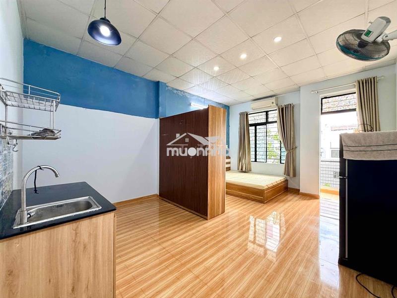 Cho thuê phòng quận 10 rộng 40m2_có ban công_gần đh hoa sen