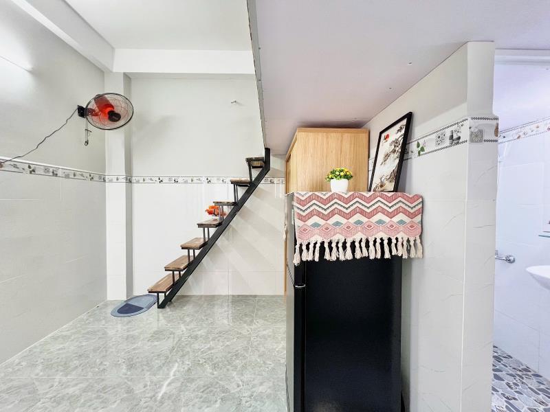 Phòng trọ có gác cửa sổ gần đại học văn hiến và đại học công thương quận tân phú-tiện đi tân bình quận 11 quận 10-gần aeon mall - Ảnh 2