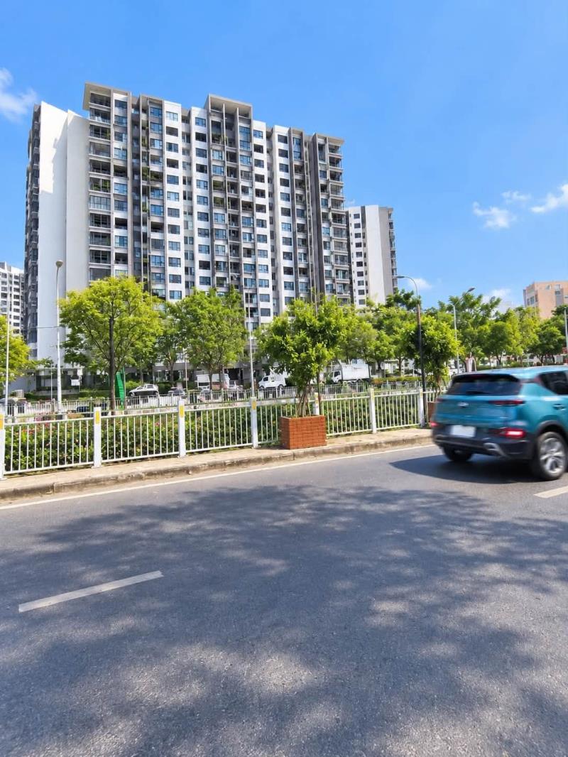 Chỉ 9.x – nhà 3 tầng 90m² ngang 5m – hẻm 6m thông – đối diện aeon, celadon city