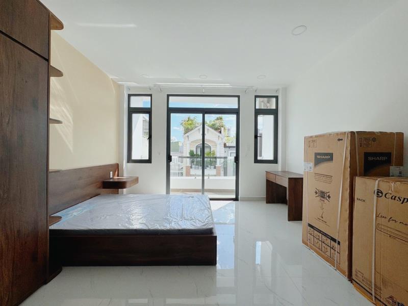Cho thuê căn hộ ban công 38m2 full nội thất tone gỗ ngay nơ trang long gần chợ bà chiểu giáp quận 1,3 khu an ninh tốt 