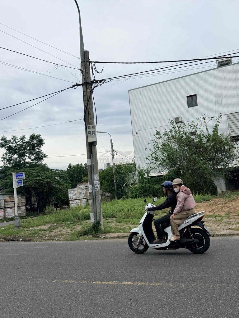 Nằm ngay trên trục đường 10.5 m}, khu dân cư dân trí cao, an ninh tốt - 3