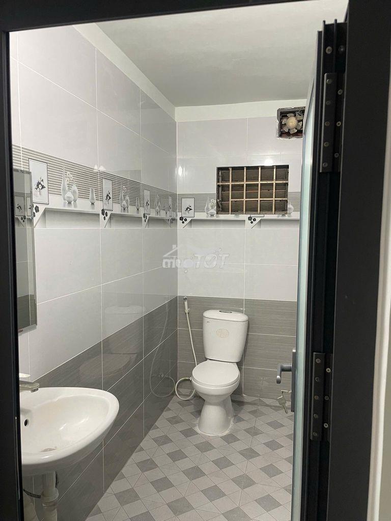 Nhà cho thuê 4.5x14m, t+l. gần chợ dĩ an, giá 20tr
