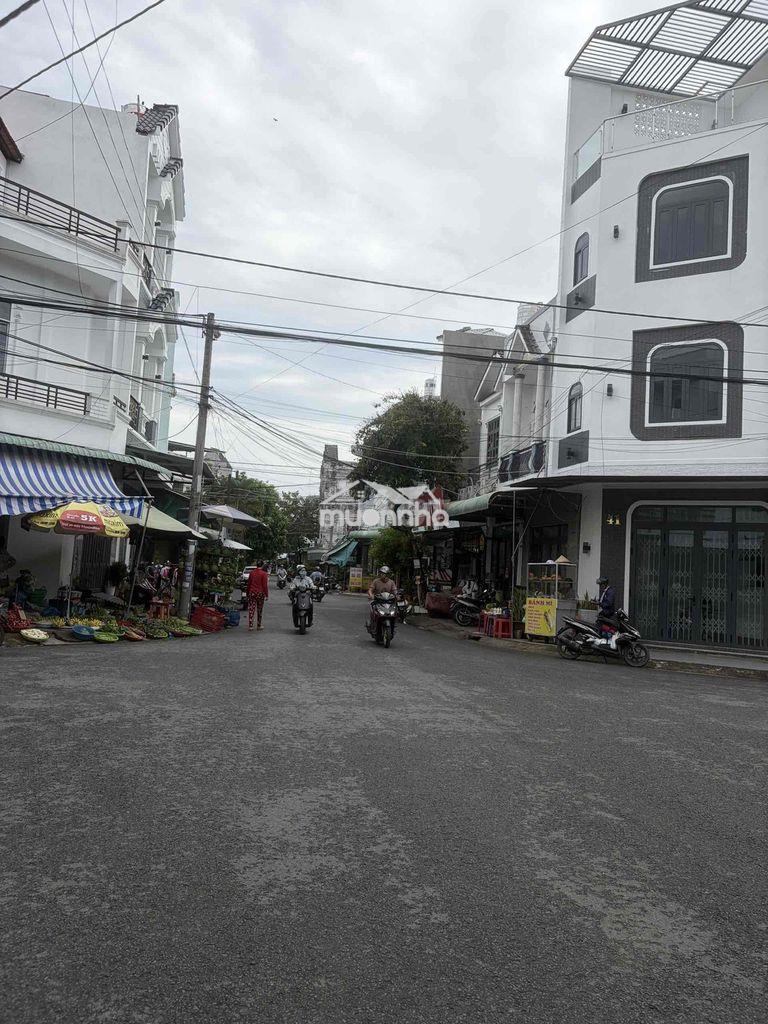 Nhà trệt lửng gần chợ an khánh