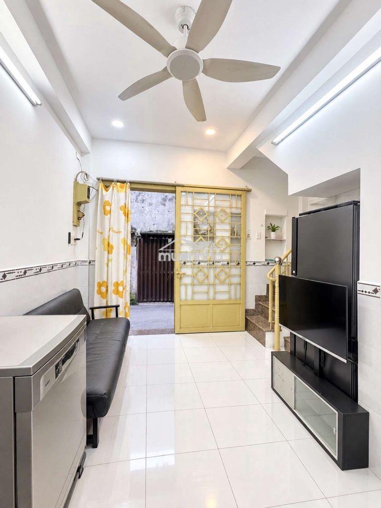 Quá hiếm huỳnh văn bánh còn 1 căn *** gần mặt tiền 5 tầngsd 100m2 - Ảnh 2