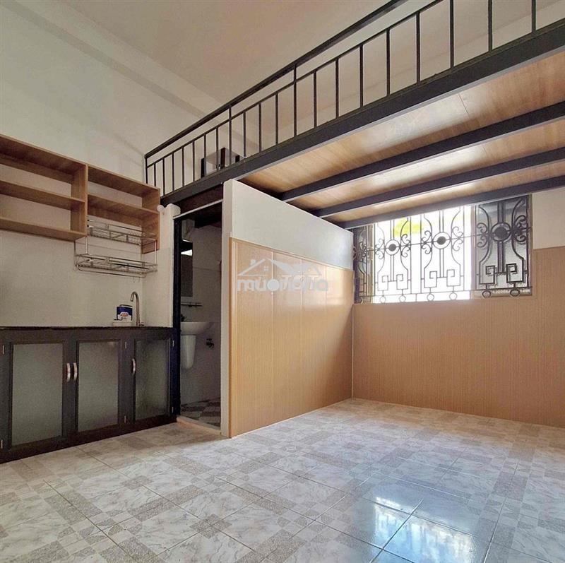 Phòng gác cửa sổ trời full nội thất gần ngã 4 bảy hiền