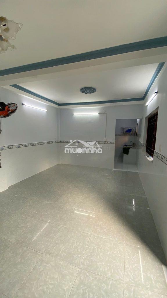 Cho thuê tầng trệt nhà nguyên căn, hẻm thông, xe 16c đậu trước nhà - 3