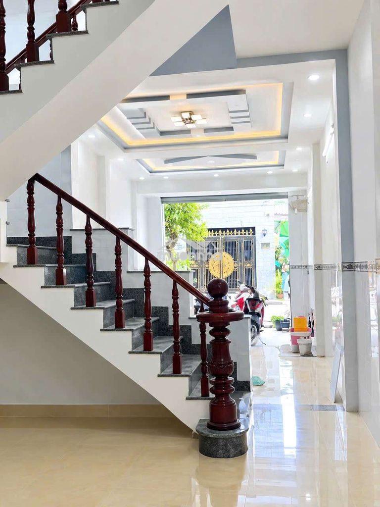 🔥 Cực hiếm quá rẻ.đẹp 6tr kdc cao cấp. có tới 3p ngủ nhanh mới kịp ạ