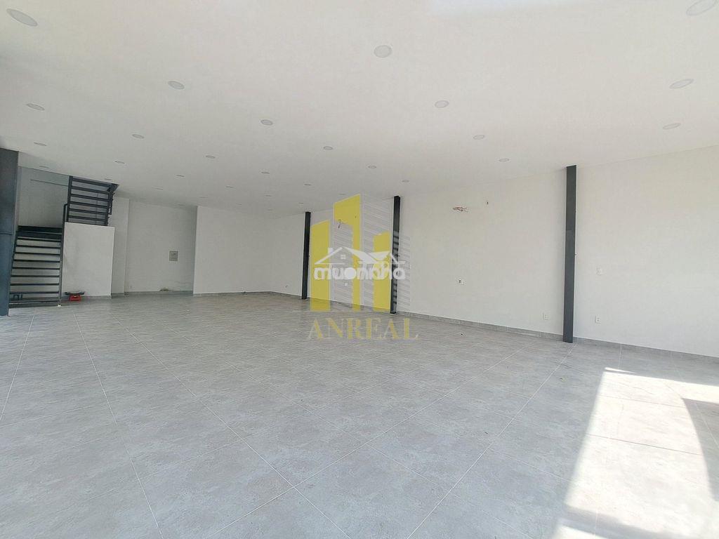 Cho thuê toà văn phòng căn góc 3 lầu sàn trống giá 130 triệu - 3