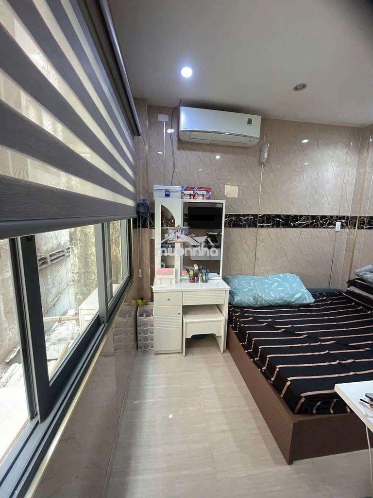 ♥️♥️ Bán nhà sau lưng căn mặt tiền đường huỳnh mẫn đạt p2q5
- 4