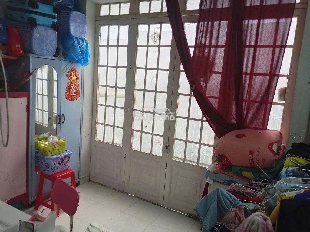 Bán nhà hẻm xe máy ngay chân cầu nguyễn văn cừ - 100m ra phạm thế hiển - Ảnh 2