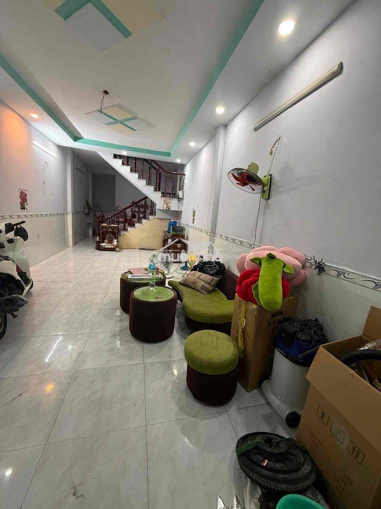 Cho thuê nhà 2/ đường vĩnh lộc giá rẻ có 3p ngủ sạch sẽ hẻm xe hơi