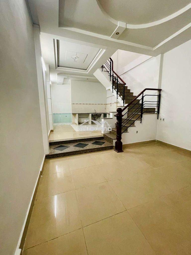 Nhà mới sơn sạch sẽ  - 2