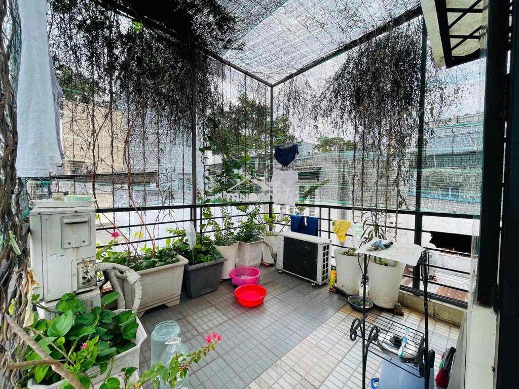 Nhà đẹp q10- full nội thất- ngang 4m- 2pn - 4
