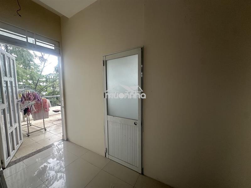 Cho thuê phòng trong nhà phố đường quốc lộ 50