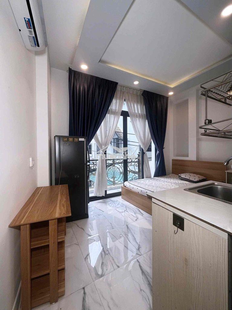 Căn hộ studio ban công, full nội thất, ngay khu phố phan xích long