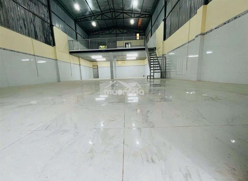 Xưởng 1/ hà huy giáp thạnh lộc quận 12 dt 10x30m có gác.giá 22tr