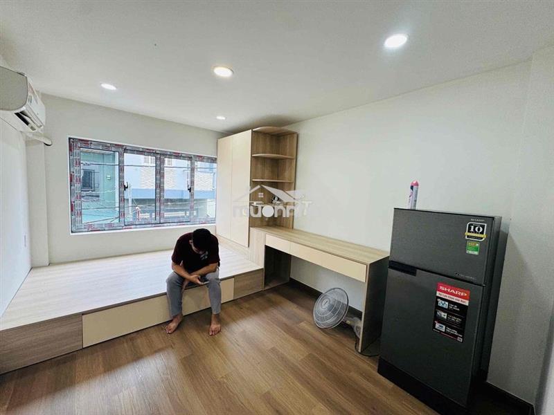 Dương quảng hàm chỉ 2p đi xe tới emart phan văn trị gần vlu