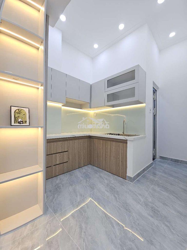 Nhà chính chủ giá tốt 3 tầng có pn tầng trệt - 3