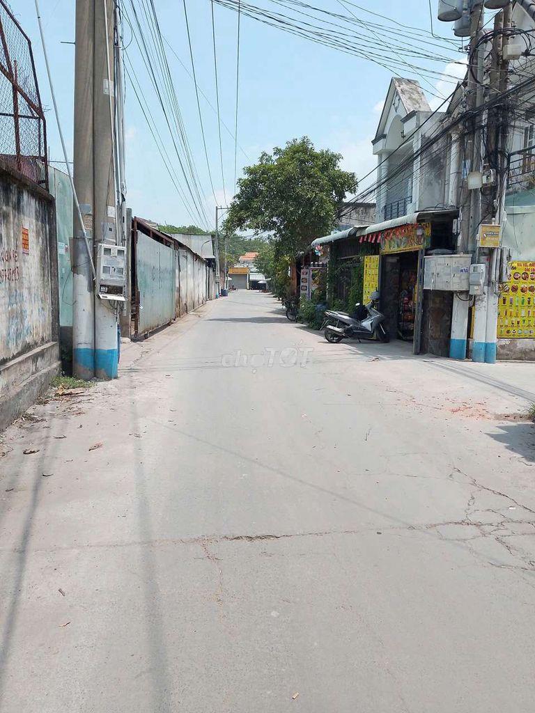 Nhà lầu trệt gồm 3 phòng ngủ bình chuẩn  - 4