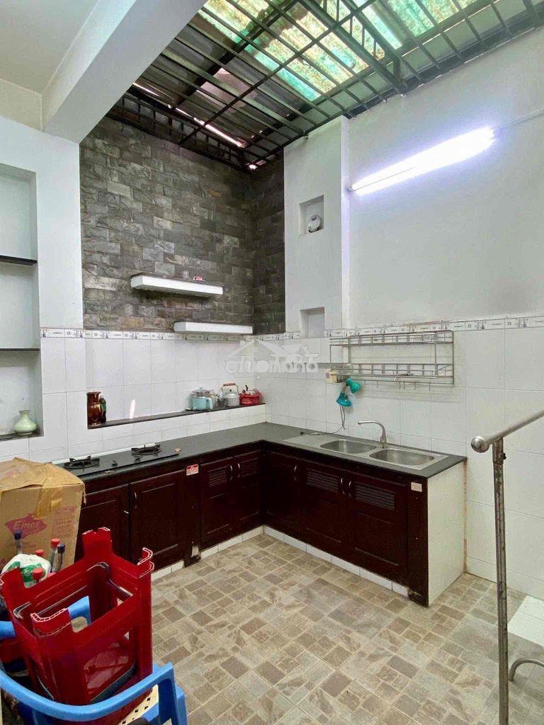 Cho thuê nhà hxh 3pn2wc sẵn nội thất 11tr p7. q8 - 4