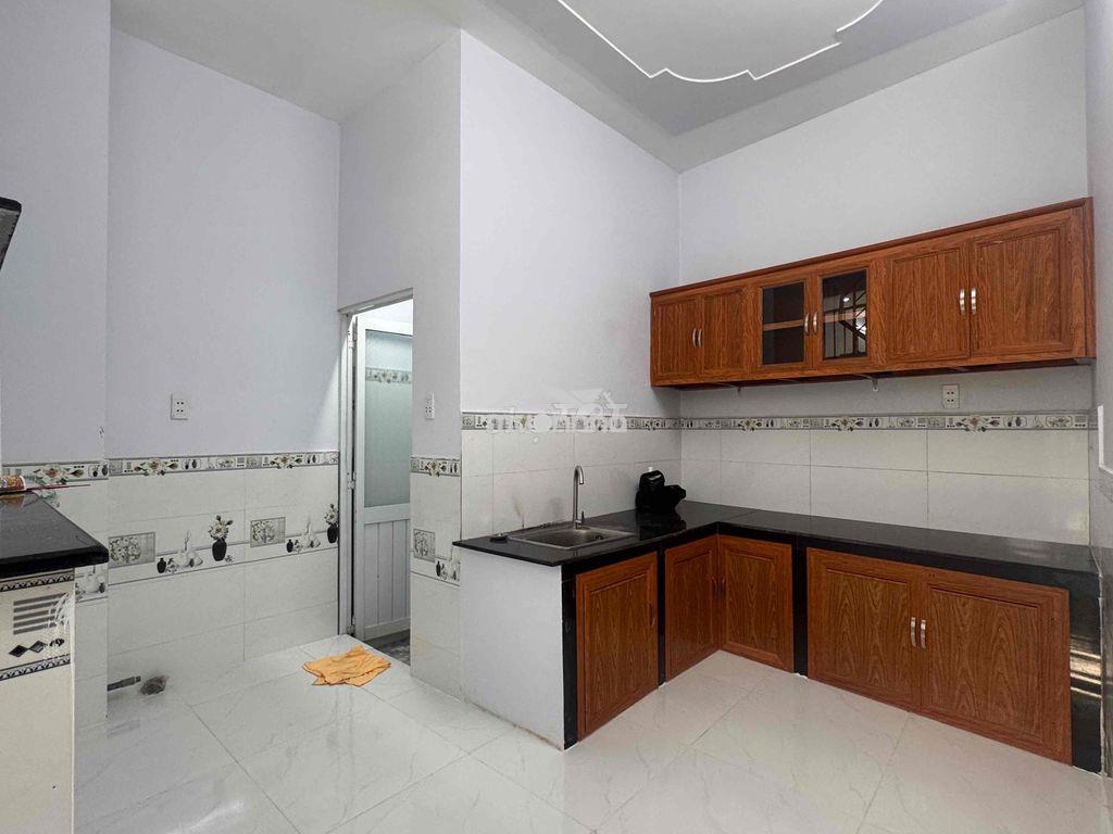 Nhà 1 mặt hẻm, 1 căn ra hẻm xe tải thông, 2 tầng 3.6x9 - 3