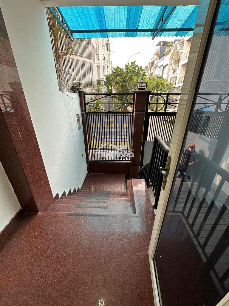 Cho thuê mặt bằng tầng trệt làm văn phòng công ty ít nhân sự him lam