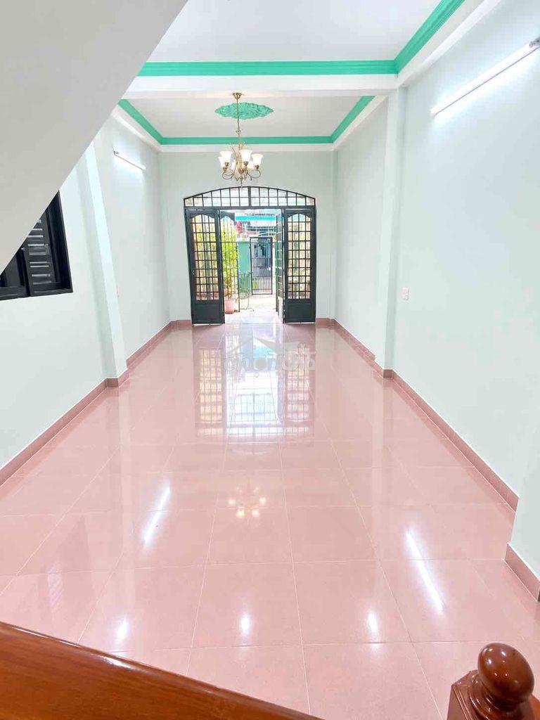Nhà 1 trệt 2 lầu - đường 297 , đỗ xuân hợp - sân rộng 4pn - 3