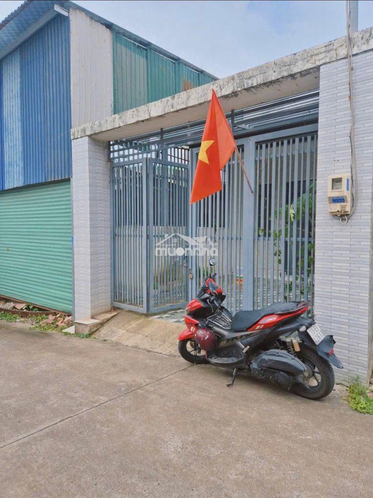 Bán căn nhà cấp 4 ở ngay trung tâm tt. củ chi 96,8m2 shr giá chỉ 800tr
