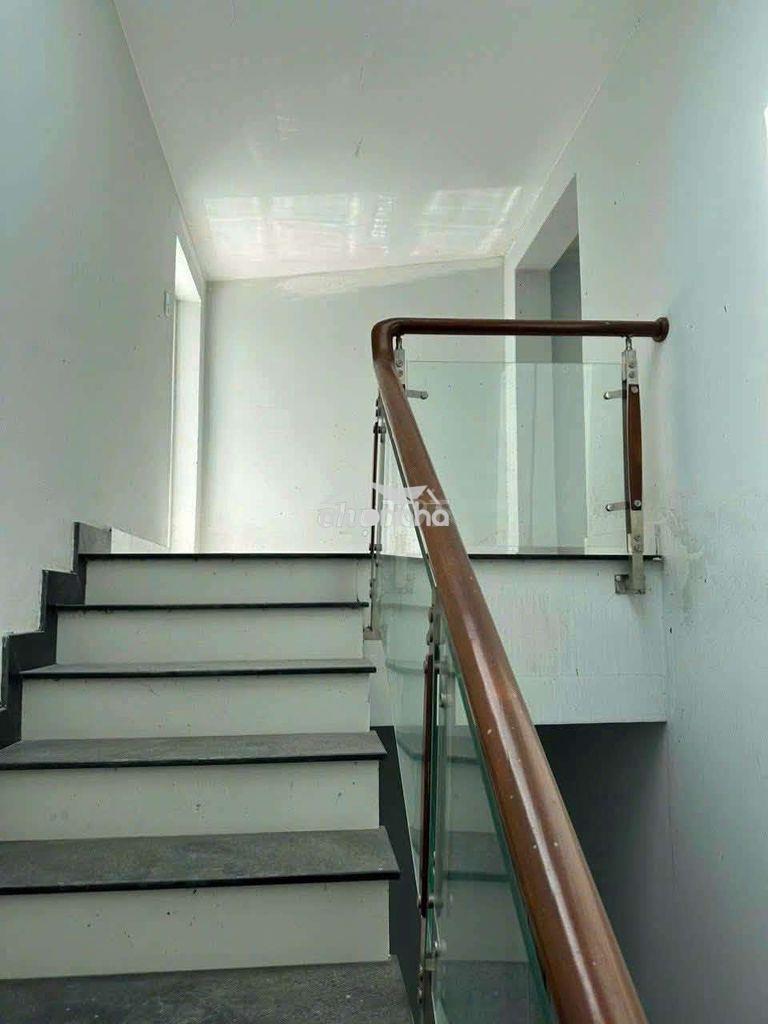 Nhà lầu mặt tiền đường hoàng hoa thám  - 4