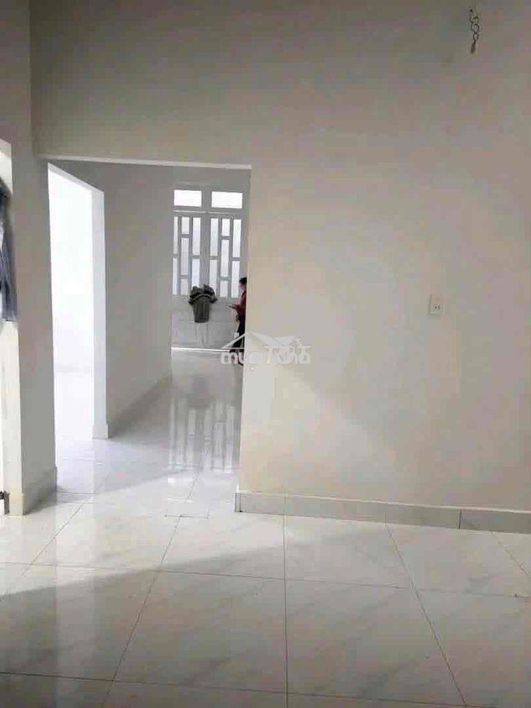Nhà ngay chợ cổng 10 long bình sát công viên tam hiệp cấp 4 dễ decor