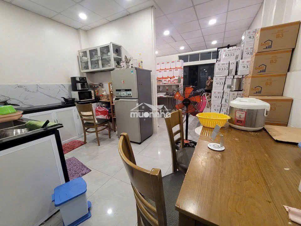 Cho thuê nhà đường đoàn giỏi p sơn kỳ 4 x 13 m đúc 1 lầu : 2 pn , 2 wc - 4