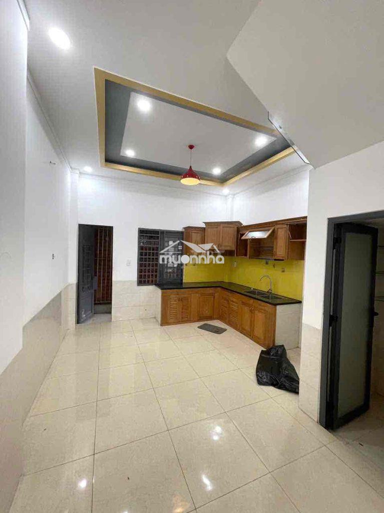 Nhà 2 lầu 1 trệt bình chuẩn,gần ngã tư miễu ông cù,đường 7m,4p ngủ - 2
