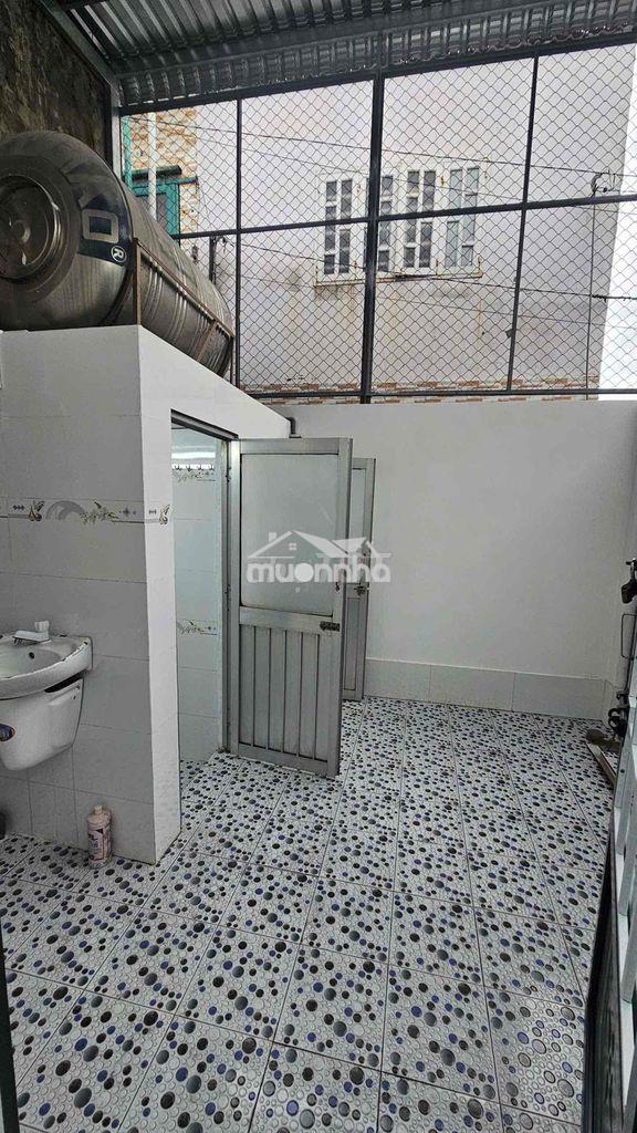 Cho thuê nhà mới tinh sạch sẽ cấp 4 có 2p ngủ sân trc sân sau rộng - 2