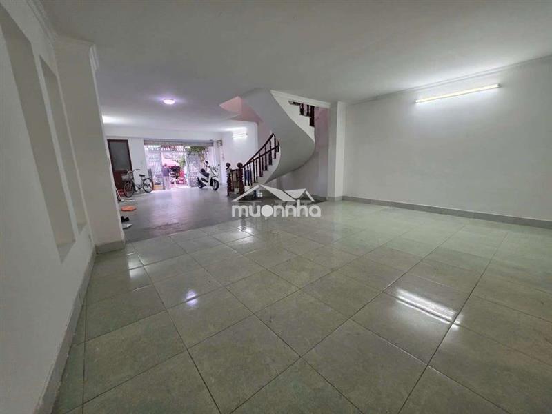 💥Cho thuê tầng trệt - 4 x 20m : 9,5tr 💥
🏡 nguyễn kiệm, phú nhuận
●
