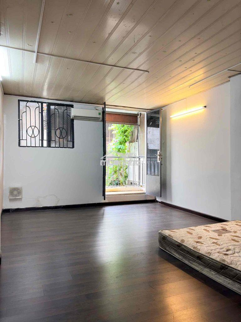 Cho thuê nhà nguyên căn. dt:4x12m 1 trệt 1 lầu.phan đăng lưu p5 pn