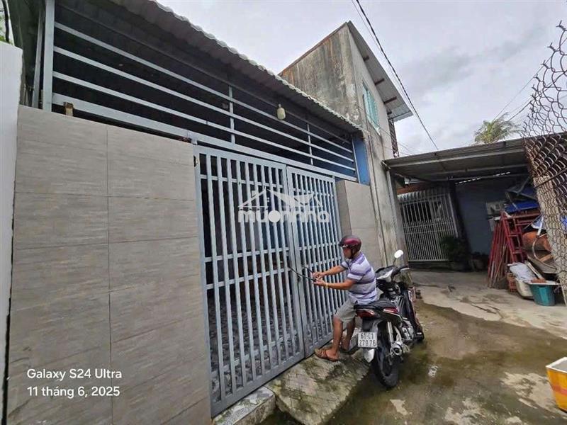 Nhà mới đẹp 92,7m2 có gác lửng lái thiêu 70 sau lưng ubnd lái thiêu