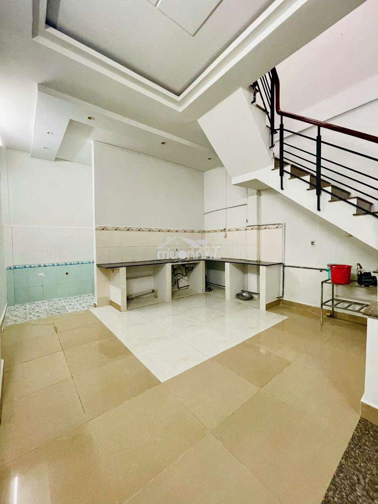 Nhà mới sơn sạch sẽ  - 3