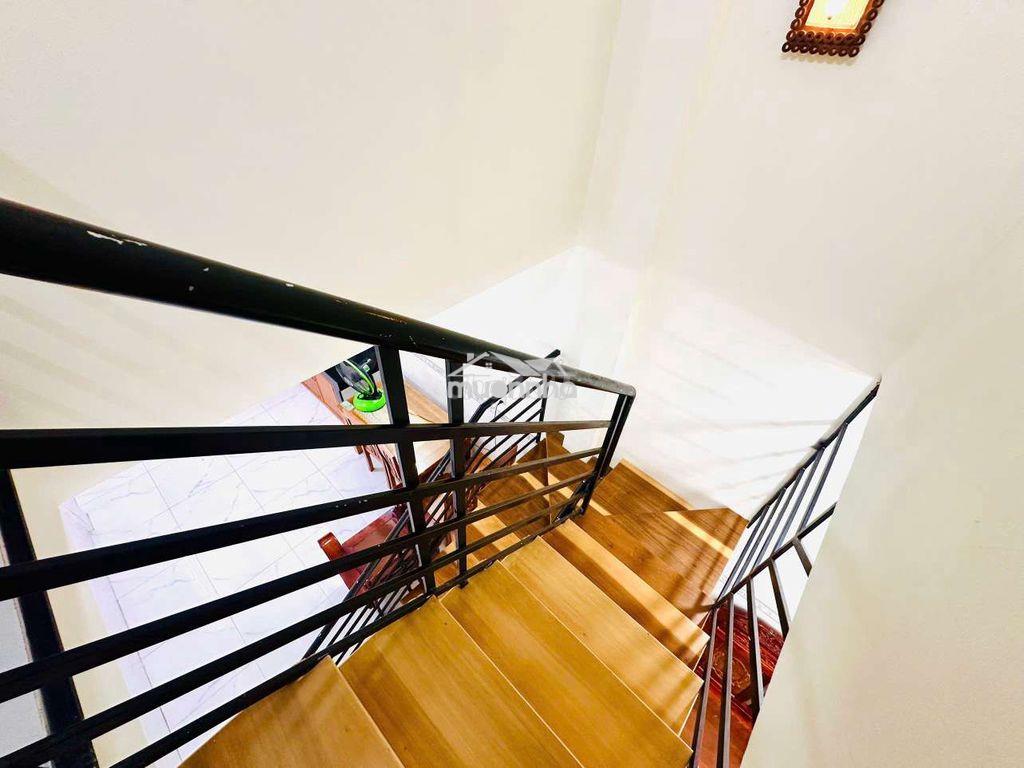 Nhà 2 tầng 39m2 đường số 2 hiệp bình phước full nội thất 4.3t
- 3