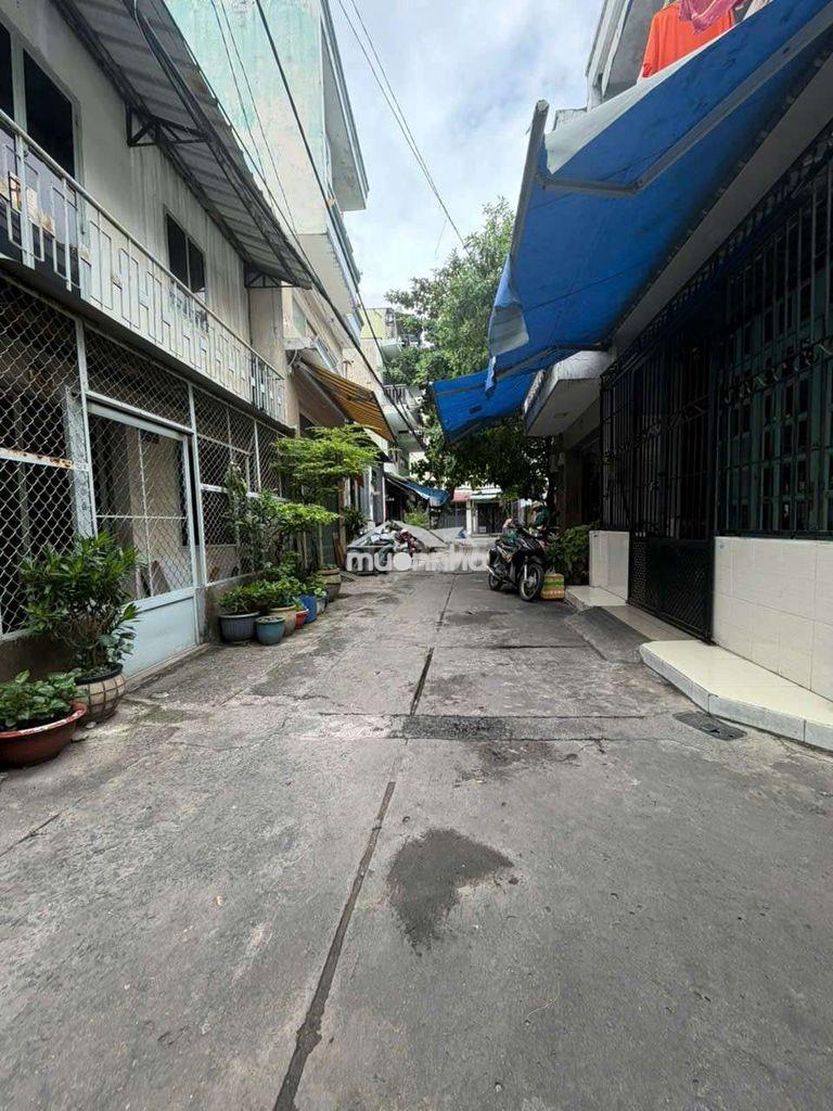 Nhà xinh, hẻm xe hơi khu chợ vải phú thọ hoà, giá rẻ , hiếm có