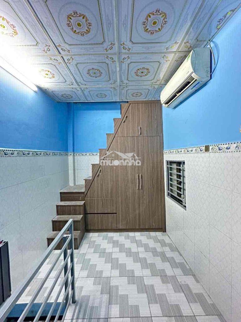 Gởi ace phí 25tr.. bán nhà nhỏ xinh xinh , 2 lầu , ban công..giá tốt..
