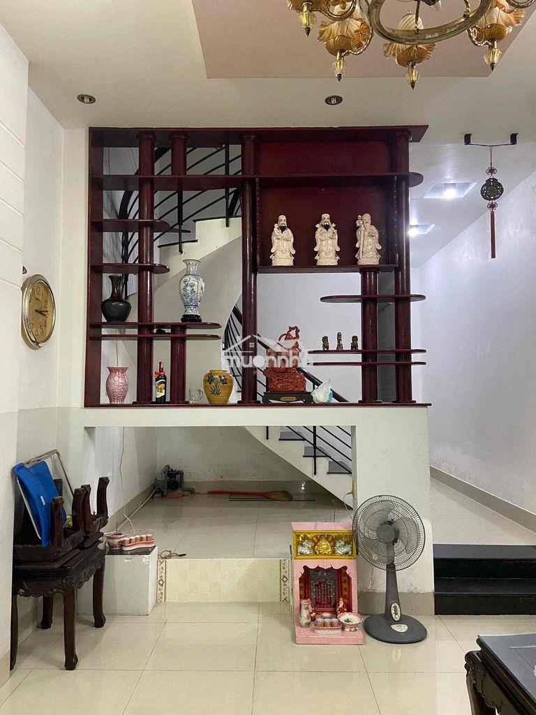 Cho thuê nhà hxh 3pn2wc sẵn nội thất 11tr p7. q8 - 2